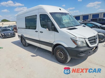 Czwarte zdjęcie samochodu z boku: 2016 MERCEDES-BENZ SPRINTER 2500 VIN:WD3PE7DD5GP173370 - miniatura