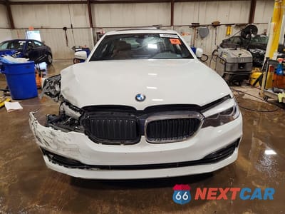 Piąte zdjęcie samochodu w środku: 2020 BMW 530 XI VIN:WBAJR7C06LCD65137 - miniatura