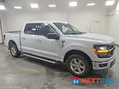 Czwarte zdjęcie samochodu z boku: 2025 FORD F150 XLT VIN:1FTEW3KP9SKE55811 - miniatura