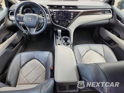 Zdjęcie 8 z 12 samochodu: 2018 TOYOTA CAMRY L VIN:4T1B11HK0JU070556 - miniatura
