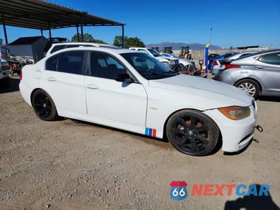 Czwarte zdjęcie samochodu z boku: 2006 BMW 330 I VIN:WBAVB33596PS17861 - miniatura
