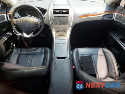 Zdjęcie 8 z 12 samochodu: 2016 LINCOLN MKZ VIN:3LN6L2G95GR610791 - miniatura