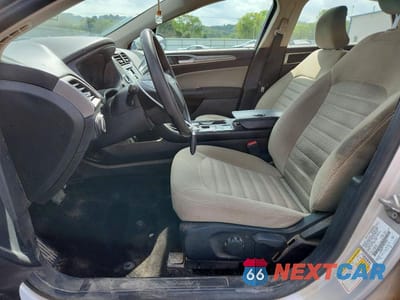 Zdjęcie 7 z 12 samochodu: 2019 FORD FUSION S VIN:3FA6P0G79KR102060 - miniatura
