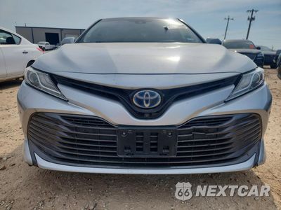 Piąte zdjęcie samochodu w środku: 2018 TOYOTA CAMRY HYBRID XLE VIN:4T1B21HK2JU500956 - miniatura