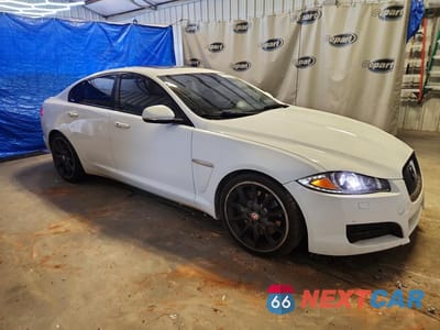 Czwarte zdjęcie samochodu z boku: 2015 JAGUAR XF 3.0 SPORT VIN:SAJWA0F78F8U58263 - miniatura