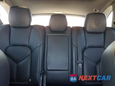 Zdjęcie 10 z 13 samochodu: 2018 PORSCHE CAYENNE VIN:WP1AA2A26JKA06970 - miniatura
