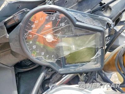 Zdjęcie 7 z 9 samochodu: 2016 APRILIA RSV4 RR VIN:ZD4RKUB01GS000324 - miniatura