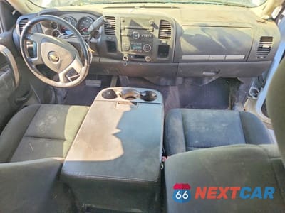 Zdjęcie 8 z 12 samochodu: 2010 CHEVROLET SILVERADO VIN:1GCSCSE09AZ256297 - miniatura