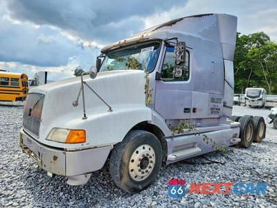 2003 VOLVO VN VNL 4V4NC9GH53N346909 - główne zdjęcie licytacji z USA - miniatura