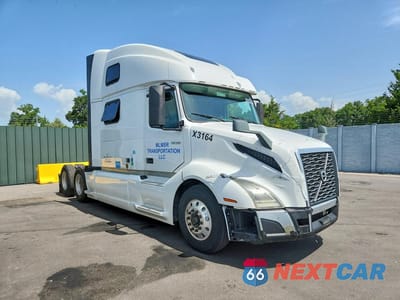 Czwarte zdjęcie samochodu z boku: 2019 VOLVO VNL SEMI TRUCK VIN:4V4NC9EH2KN905477 - miniatura