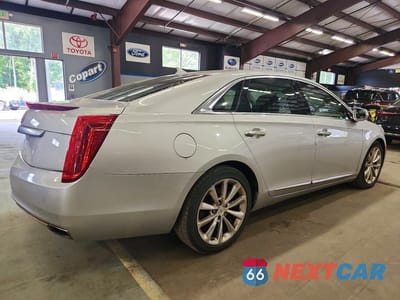 Trzecie zdjęcie samochodu z tyłu: 2013 CADILLAC XTS PREMIUM COLLECTION VIN:2G61T5S30D9108245 - miniatura