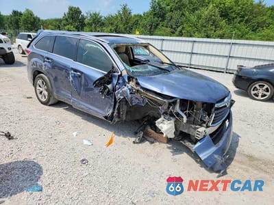 Czwarte zdjęcie samochodu z boku: 2014 TOYOTA HIGHLANDER XLE VIN:5TDKKRFH8ES038035 - miniatura