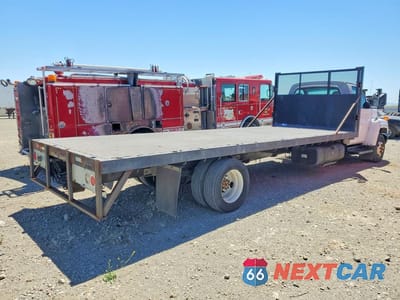 Trzecie zdjęcie samochodu z tyłu: 2005 GMC C5500 C5C042 VIN:1GDG5C1E85F905663 - miniatura