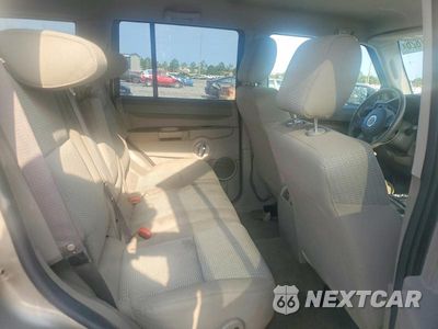 Zdjęcie 11 z 13 samochodu: 2006 JEEP COMMANDER VIN:1J8HH48N56C175735 - miniatura