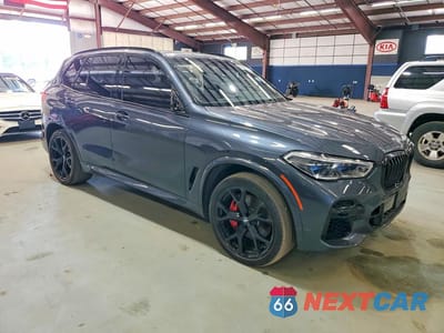 Czwarte zdjęcie samochodu z boku: 2022 BMW X5 XDRIVE40I VIN:5UXCR6C06N9J47989 - miniatura