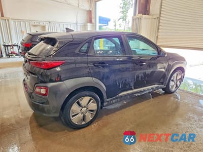 Trzecie zdjęcie samochodu z tyłu: 2021 HYUNDAI KONA SEL VIN:KM8K23AG6MU131461 - miniatura