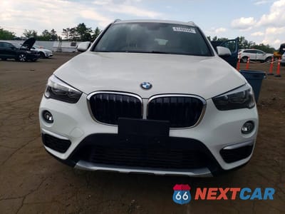 Piąte zdjęcie samochodu w środku: 2017 BMW X1 XDRIVE28I VIN:WBXHT3C37H5F67702 - miniatura