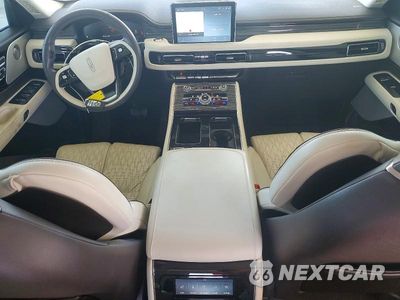 Zdjęcie 8 z 13 samochodu: 2023 LINCOLN AVIATOR BLACK LABEL VIN:5LM5J9XC4PGL23176 - miniatura