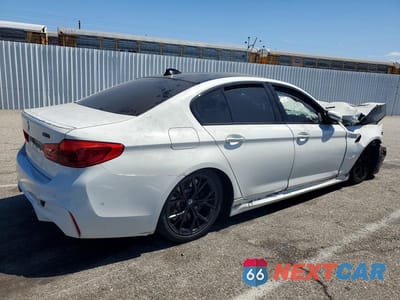 Trzecie zdjęcie samochodu z tyłu: 2018 BMW M5 VIN:WBSJF0C53JB283924 - miniatura