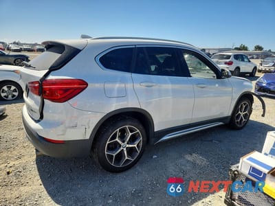 Trzecie zdjęcie samochodu z tyłu: 2018 BMW X1 SDRIVE28I VIN:WBXHU7C35J5L08889 - miniatura