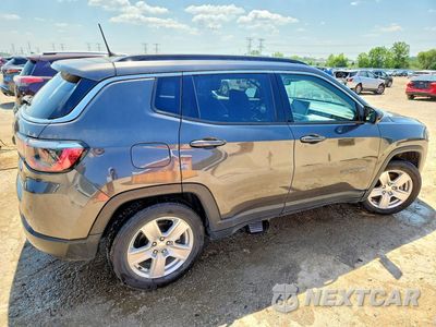 Trzecie zdjęcie samochodu z tyłu: 2022 JEEP COMPASS LATITUDE VIN:3C4NJCBB8NT218183 - miniatura