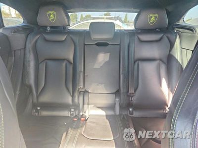 Zdjęcie 10 z 13 samochodu: 2019 LAMBORGHINI URUS VIN:ZPBUA1ZL6KLA04680 - miniatura