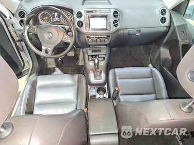 Zdjęcie 8 z 13 samochodu: 2016 VOLKSWAGEN TIGUAN S VIN:WVGBV7AXXGW523401 - miniatura
