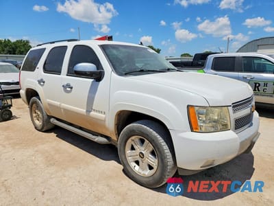 Czwarte zdjęcie samochodu z boku: 2008 CHEVROLET TAHOE K1500 VIN:1GNFK13028R209907 - miniatura