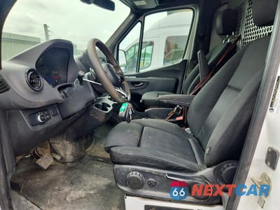 Zdjęcie 7 z 13 samochodu: 2019 MERCEDES-BENZ SPRINTER 2500/3500 VIN:WD4PF0CD9KP160096 - miniatura