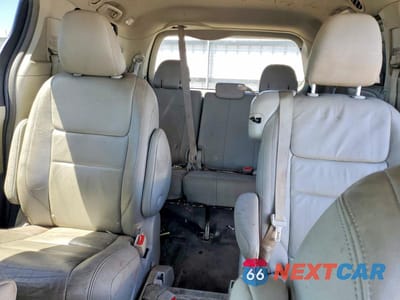 Zdjęcie 10 z 14 samochodu: 2018 TOYOTA SIENNA XLE PREMIUM 8-PASSENGER VIN:5TDYZ3DC3JS953170 - miniatura