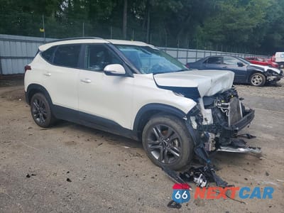 Czwarte zdjęcie samochodu z boku: 2022 KIA SELTOS S VIN:KNDEU2AA5N7272183 - miniatura