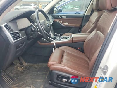Zdjęcie 7 z 13 samochodu: 2022 BMW X7 XDRIVE40I VIN:5UXCW2C04N9K89288 - miniatura