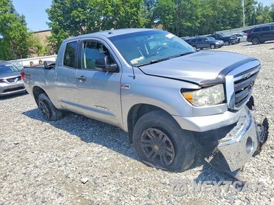 Czwarte zdjęcie samochodu z boku: 2010 TOYOTA TUNDRA DOUBLE CAB SR5 VIN:5TFUY5F13AX101033 - miniatura