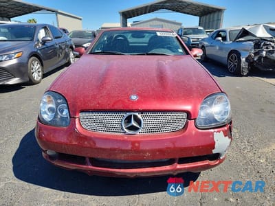 Piąte zdjęcie samochodu w środku: 2001 MERCEDES-BENZ SLK 320 VIN:WDBKK65F11F174658 - miniatura