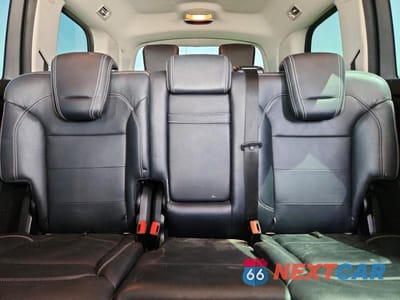 Zdjęcie 10 z 14 samochodu: 2016 MERCEDES-BENZ GL 550 4MATIC VIN:4JGDF7DE4GA672030 - miniatura