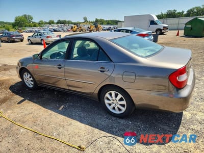 Drugie zdjęcie samochodu z przodu: 2002 TOYOTA CAMRY XLE V6 VIN:4T1BF30K32U526902 - miniatura