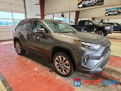 Czwarte zdjęcie samochodu z boku: 2025 TOYOTA RAV4 XLE PREMIUM VIN:2T3A1RFV2SW583033 - miniatura