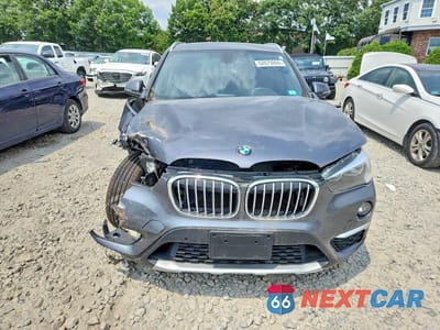 Piąte zdjęcie samochodu w środku: 2018 BMW X1 VIN:WBXHT3Z36J4A65959 - miniatura
