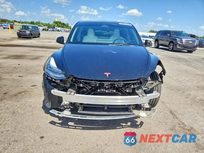 Piąte zdjęcie samochodu w środku: 2023 TESLA MODEL Y VIN:7SAYGDEE7PA141797 - miniatura
