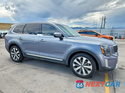 Czwarte zdjęcie samochodu z boku: 2020 KIA TELLURIDE S VIN:5XYP64HCXLG013677 - miniatura