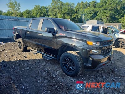 Czwarte zdjęcie samochodu z boku: 2021 CHEVROLET SILVERADO K1500 TRAIL BOSS CUSTOM VIN:1GCPYCEF0MZ342717 - miniatura