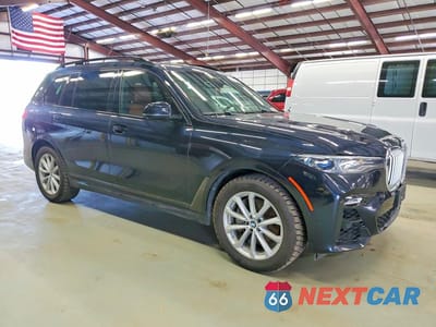 Czwarte zdjęcie samochodu z boku: 2019 BMW X7 XDRIVE50I VIN:5UXCX4C54KLB39669 - miniatura