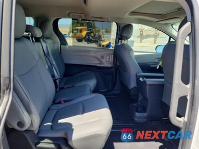 Zdjęcie 11 z 13 samochodu: 2022 TOYOTA SIENNA XLE VIN:5TDJRKEC5NS095619 - miniatura