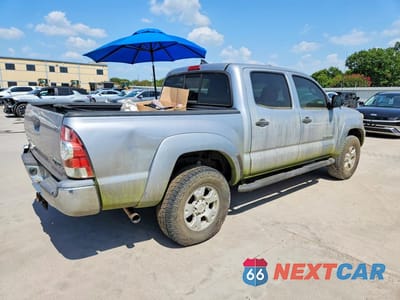 Trzecie zdjęcie samochodu z tyłu: 2015 TOYOTA TACOMA DOUBLE CAB PRERUNNER VIN:5TFJU4GN5FX065444 - miniatura