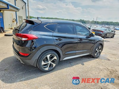 Trzecie zdjęcie samochodu z tyłu: 2018 HYUNDAI TUCSON SPORT VIN:KM8J33AL4JU817855 - miniatura
