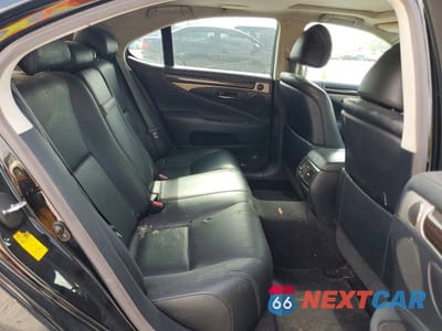 Zdjęcie 10 z 12 samochodu: 2013 LEXUS LS 460 VIN:JTHBL5EF8D5119836 - miniatura