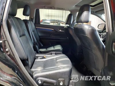 Zdjęcie 11 z 13 samochodu: 2018 TOYOTA HIGHLANDER SE VIN:5TDJZRFH2JS811924 - miniatura