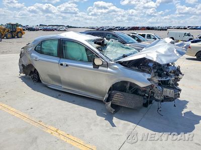 Czwarte zdjęcie samochodu z boku: 2022 TOYOTA CAMRY SE VIN:4T1G11AKXNU697030 - miniatura