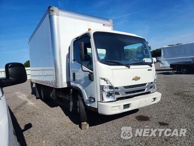 Czwarte zdjęcie samochodu z boku: 2024 CHEVROLET 4500HD BOX TRUCK VIN:JALCDW167R7017257 - miniatura