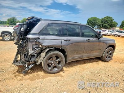 Trzecie zdjęcie samochodu z tyłu: 2024 JEEP GRAND CHEROKEE LIMITED VIN:1C4RJGBG9R8514807 - miniatura